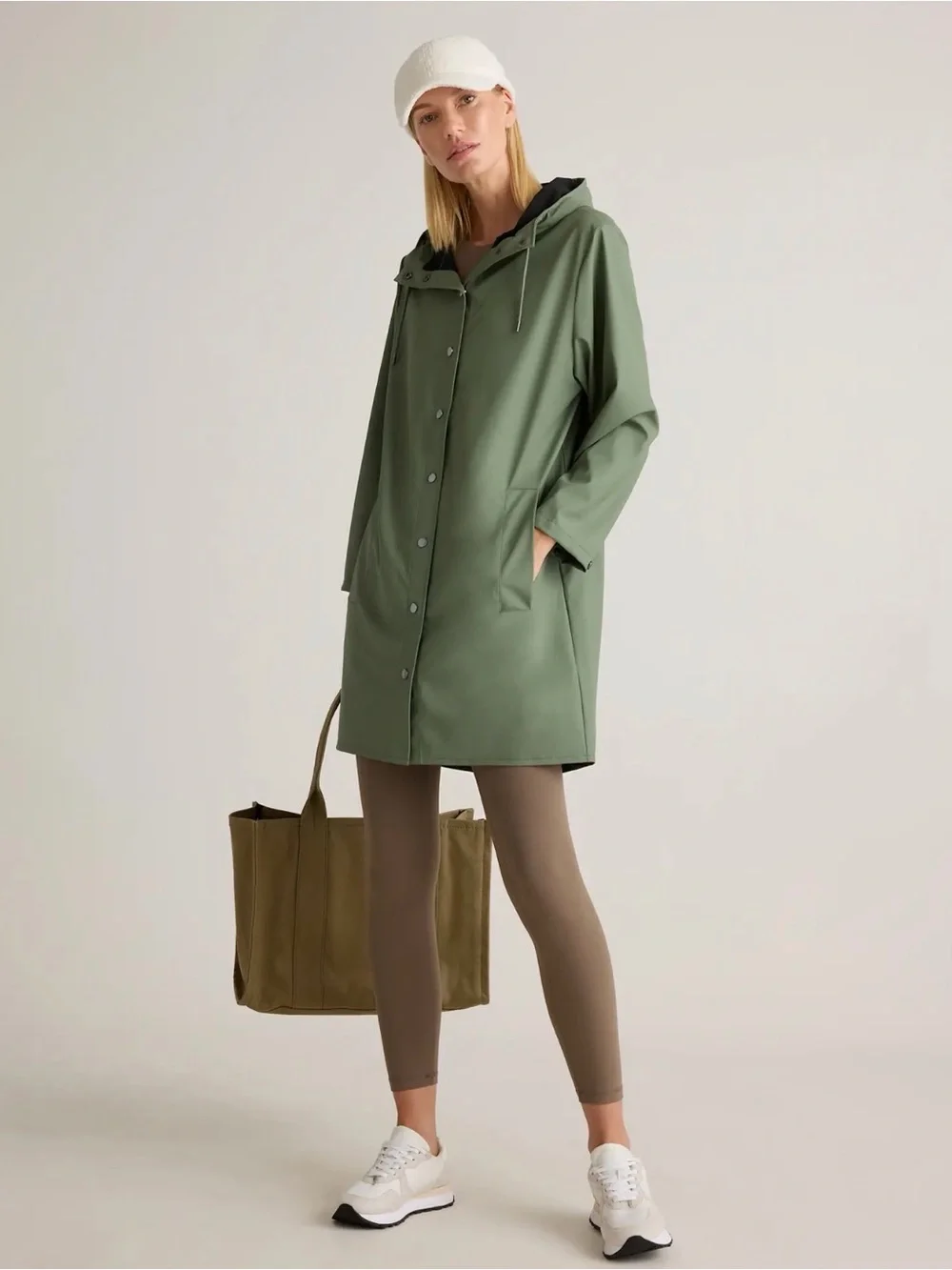 Quince Rubberized Rain coat in Pine Green Size XL